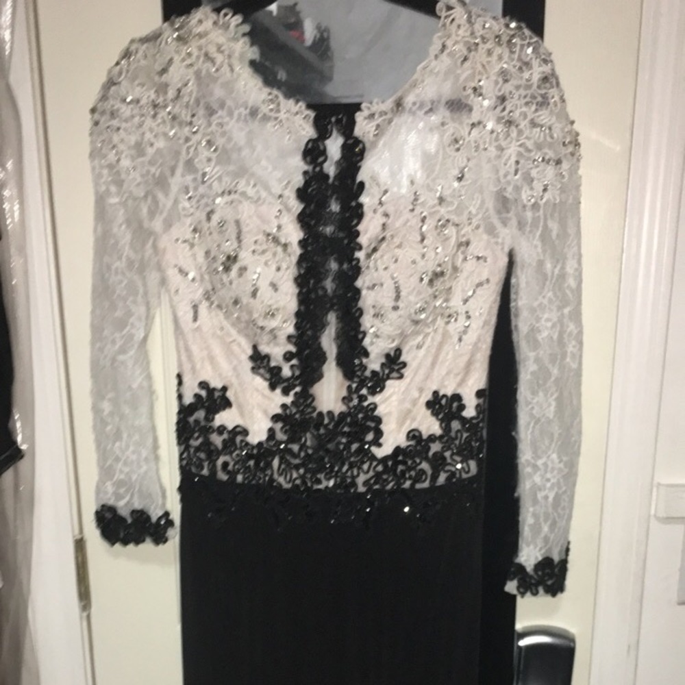 Formal Dress - Picture 2 of 5